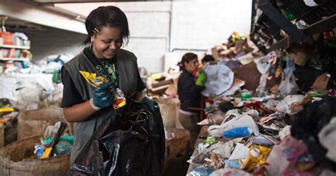 Qué es el reciclaje inclusivo y cómo funciona