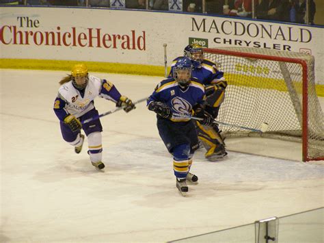 Wilfrid Laurier Golden Hawks VS Universite De Moncton Aigl Flickr