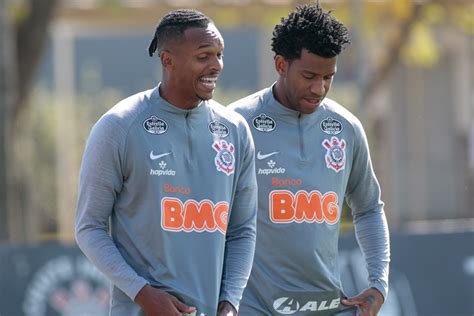 Corinthians Confirma Que Gil Est Covid E Ser Desfalque