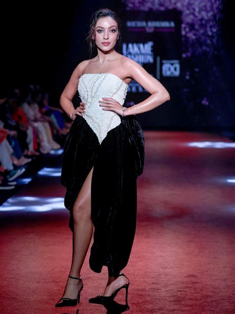 Lakme Fashion Week x FDCI: Sahher Bamba Just Dropped The Perfect
