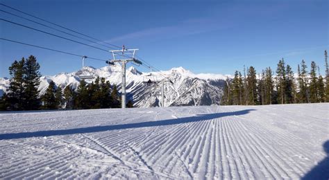 Panorama Canada Ski Resort - 4000' Of Uninterrupted Vertical Skiing