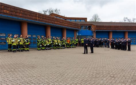 29 Neue Feuerwehrmitglieder Erfolgreich Ausgebildet Freiwillige