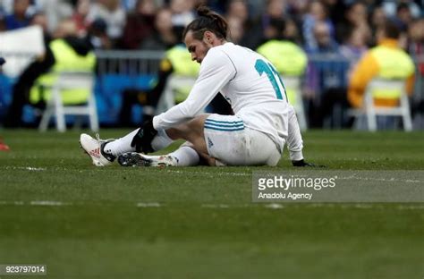 Gareth Bale Injury Photos and Premium High Res Pictures - Getty Images