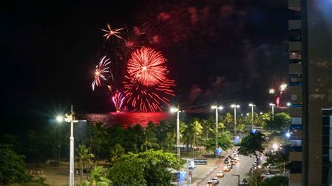 R Veillon Do Recife Ter Tr S Dias E Contrato De M Sicos Ser