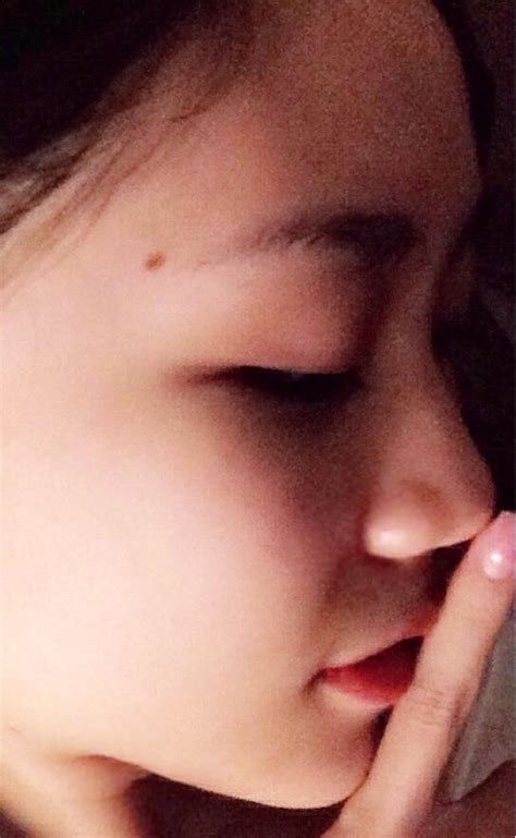 Kiểm tra độ xinh đẹp của các hot girl Việt bằng phương pháp ngón tay