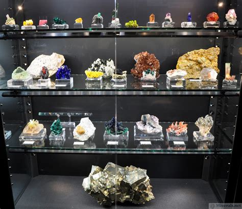 Ny Nj Gemshow Dealer Exhibit Lg 03 1500×1299 Mineral Collection