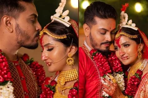 Ahiri Biswas Wedding সিঁথিতে সিঁদুর দিয়েই আদুরে চুম্বন মুহূর্তে সব বদলে গেল আহিরীর বিয়ের