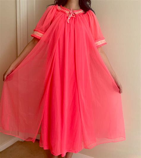 Rare Vintage Neon Pink Tosca Of California Pegnoir Nightgown And Robe