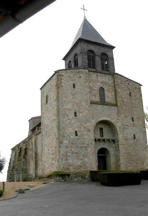 Pont du Château église Saint Martine Cathédrale catholique Notre