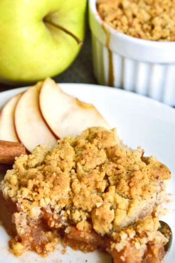 Easy Apple Crisp Recipe Made With Just 5 Ingredients