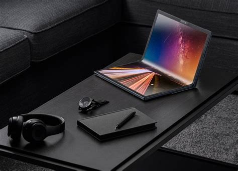 ASUS Zenbook Fold 17 OLED el primer portátil plegable de 17 pulgadas