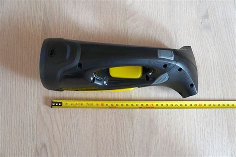 Моем окна с комфортом: обзор аккумуляторного стеклоочистителя Karcher ...