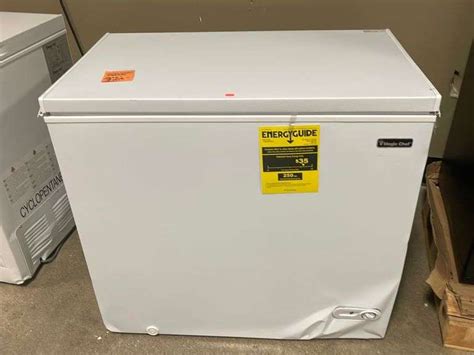 Magic Chef 7 0 Cu Ft Chest Freezer In White Dent Metzger Property