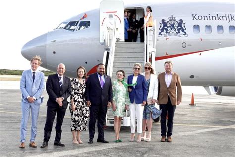 D But De La Visite De La Famille Royale Des Pays Bas Aux Antilles