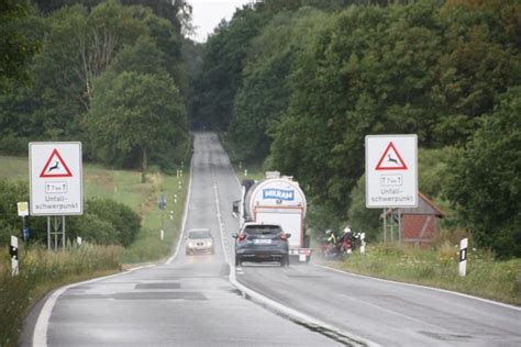 Straßenbauer riegeln im Oktober Straße nach Neukalen ab