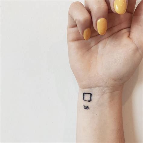 Các mẫu Mini hand tattoo ideas đầy sáng tạo và phong phú