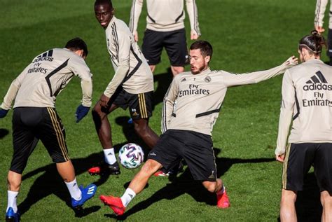 Zidane Tak Mau Ambil Risiko Soal Kondisi Hazard Republika Online