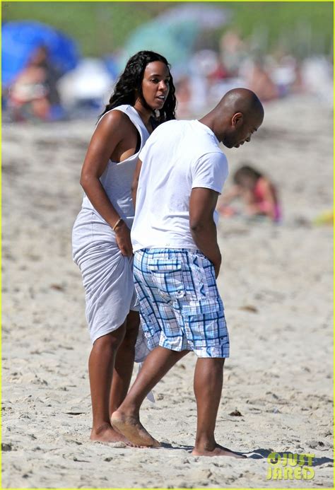 Kelly Rowland Miami Beach Babe With Fiance Tim Witherspoon Photo