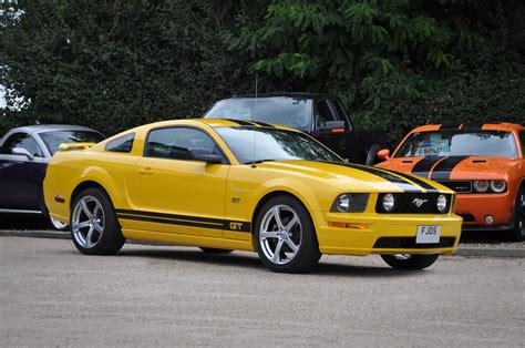 2005 (05) Ford Mustang V8 GT Premium Automatic – 32,000 miles – David ...