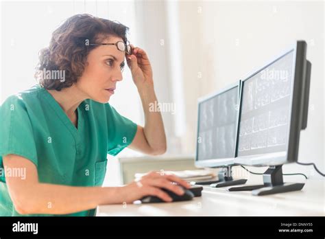 Technician Woman Hi Res Stock Photography And Images Alamy