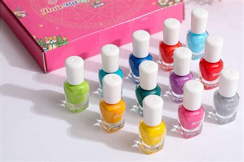 Non-Toxic Nail Polish For Kids Is Excellent: Try These 7