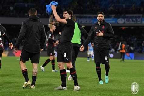 Data Dan Fakta Usai Ac Milan Libas Napoli 4 0