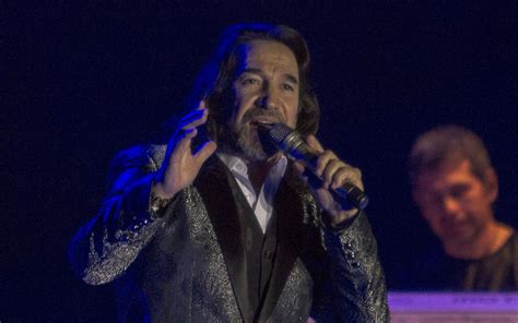 El Buki” Y Camila Quieren Que La Música Sirva De Alivio Para El