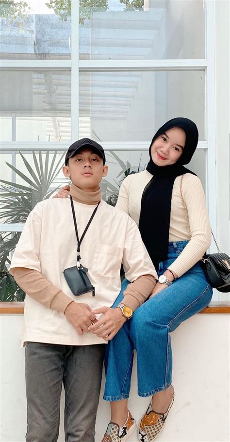 Pin By Kiya On Yang Saya Simpan Ootd Casual Couple Outfit Fashion