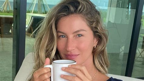 Gisele B Ndchen Mostrou Barriga De Gr Vida Em Passeio Na Praia O