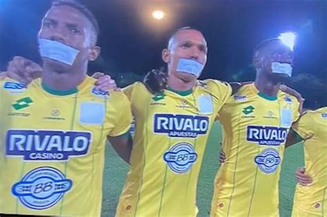 No Cesan Las Protestas Así Salieron Los Jugadores Del Bucaramanga Jugadores Bucaramanga