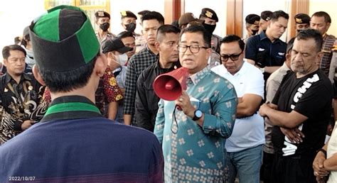 PJ Gubernur Sulbar Temui Massa Aksi Jelaskan Poin Tuntutan Mahasiswa