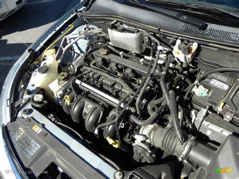 Ford Focus Se Sedan L Dohc V Duratec Cylinder Engine Photo