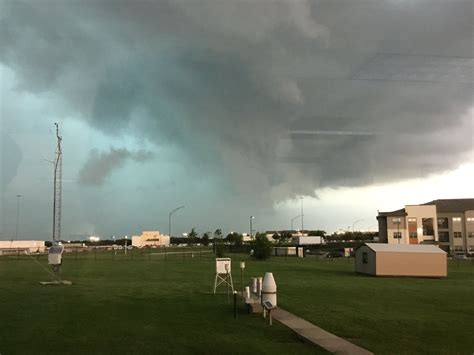 Nws Fort Worth On Twitter 1 35pm A View Of The Tornado Warned Storm