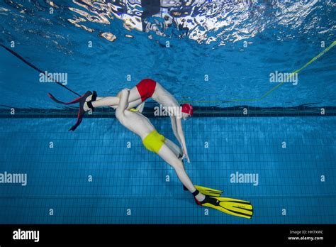 Underwater Wrestling Hi Res Stock Photography And Images Alamy