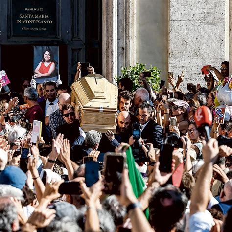 Addio A Michela Murgia Oggi I Funerali L Ultima Opera Un Testo