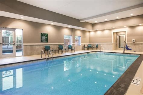 La Quinta Inn & Suites by Wyndham Dallas - Richardson | Dallas, TX Hotels