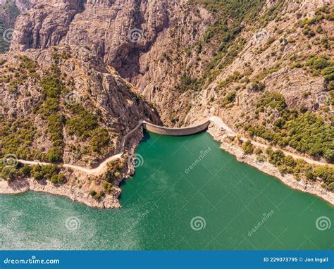 Mur Du Barrage Lac De Tolla En Corse Image Stock Image Du Barrage