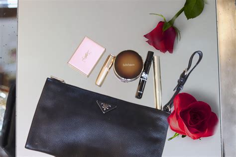 5 Items That Every Woman Should Have In Her Purse Bʀᴀᴢɪʟɪᴀɴ Aᴍᴇʀɪᴄᴀɴ Gɪʀʟ