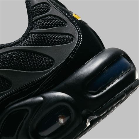 Nike Air Max Plus "Reflective Triple Black" FB8479-001 | SneakerNews.com