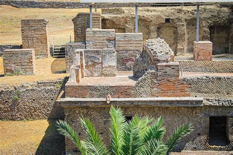 Ruinas De La Antigua Ciudad Italiana De Pompeya Foto Premium