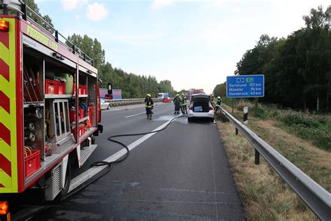 Auto Brennt Auf Der Autobahn 1 Bei Lohne Dinklage