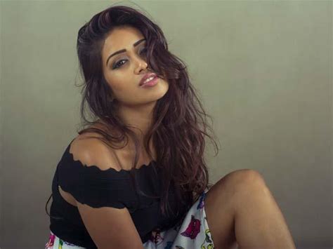 Nivetha Pethuraj Hot Photos Veethi