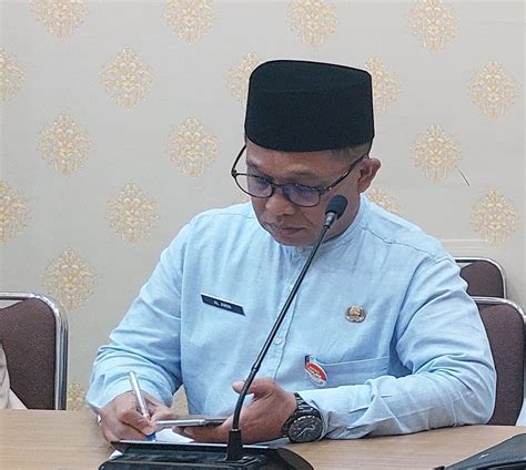 Pemprov Sumbar Serahkan Bantuan Rp10 Miliar Lebih Untuk 204 Masjid