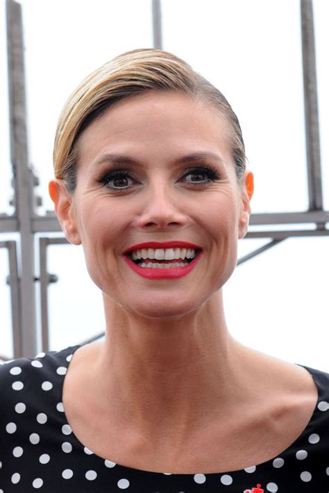 Heidi Klum Seht Hier Ihre Makellose Bikini Figur Promiflash De
