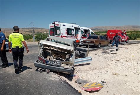 Son Dakika Malatya Da Iki Otomobilin Arp T Kazada Ki I