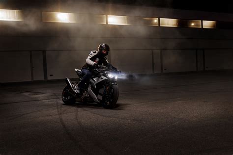 Bmw Goes Wild With Four Refreshed Superbikes And Hyper Naked Motorcycles Autoevolution