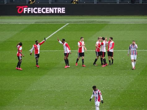 Feyenoord Vs Willem II Stuur Dan Het Eerste Peenvogel