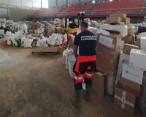 Bomberos de Almuñécar trabajan ya en Valencia para ayudar a los vecinos