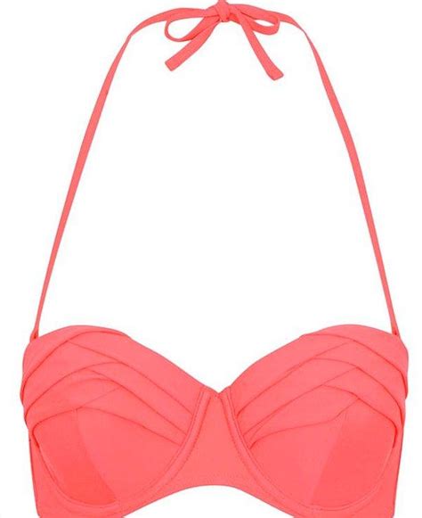 Güzellik Standartlarına Sonuna Kadar Bağlı Kalan Bikini Tasarımcılarını Topa Tutan Genç Model