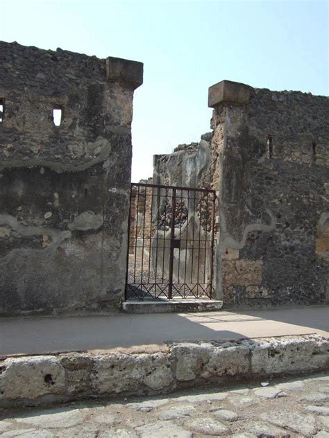 Vi Pompeii May Entrance According To Della Corte Living In